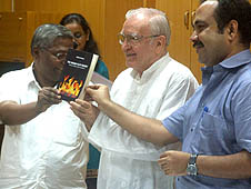 Experts praise Jesuit's Indian film theory book thumbnail