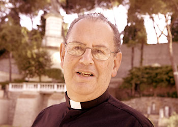 Bishop Rodrigo Mej&iacute;a Saldarriaga SJ