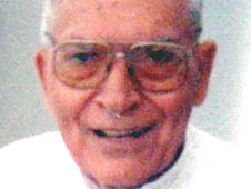 Estate workers mourn their Jesuit &lsquo;Gandhi' thumbnail