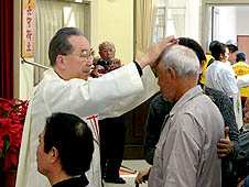 Veteran soldiers given Lunar New Year treat thumbnail