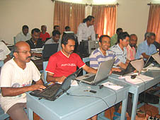 Jesuits learn to make presence felt on Internet thumbnail