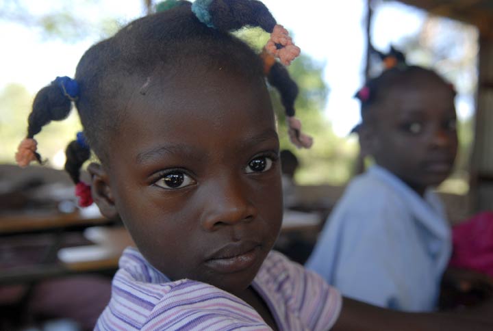 A student at El Manacle outside Pedernales, Dominican Republic, 28 April 28 2011. (Christian Fuchs/ JRS)