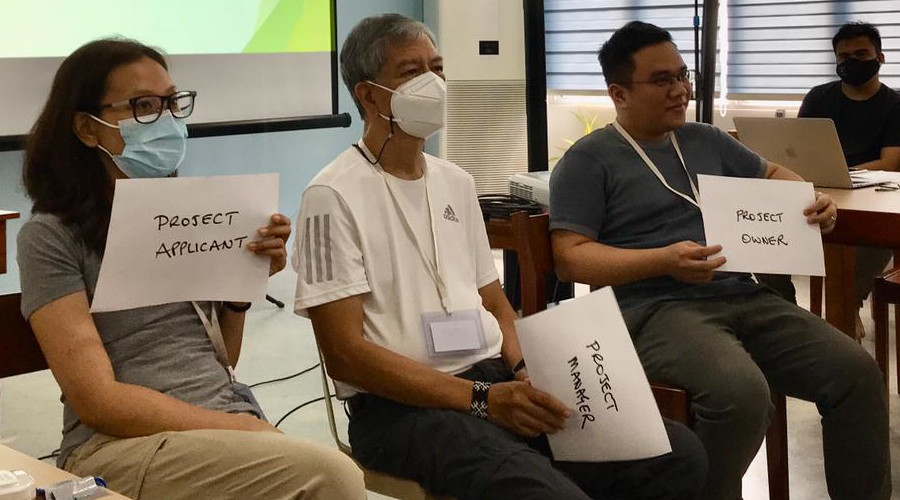 Role playing exercise in grant writing | Photo by Pedro Chia SJ