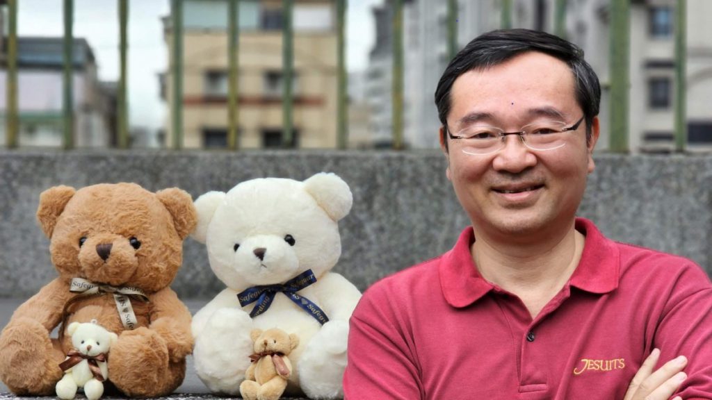 2024.03.fr-lee-with-bears