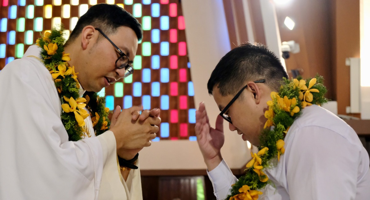 2024.07.Fr-Paul-blesses-Deacon-Paul