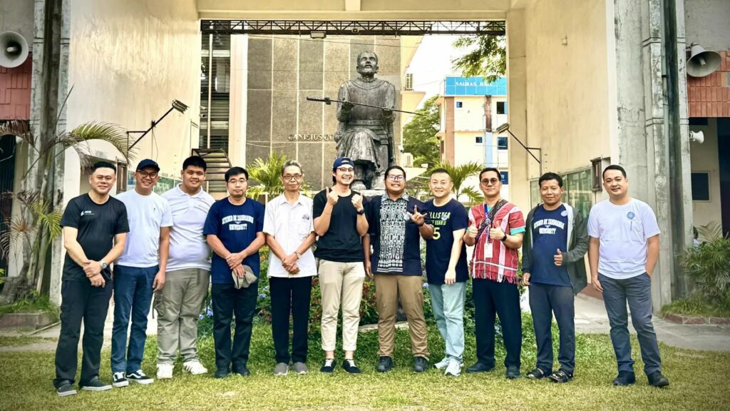 2025.11.Brothers-circle