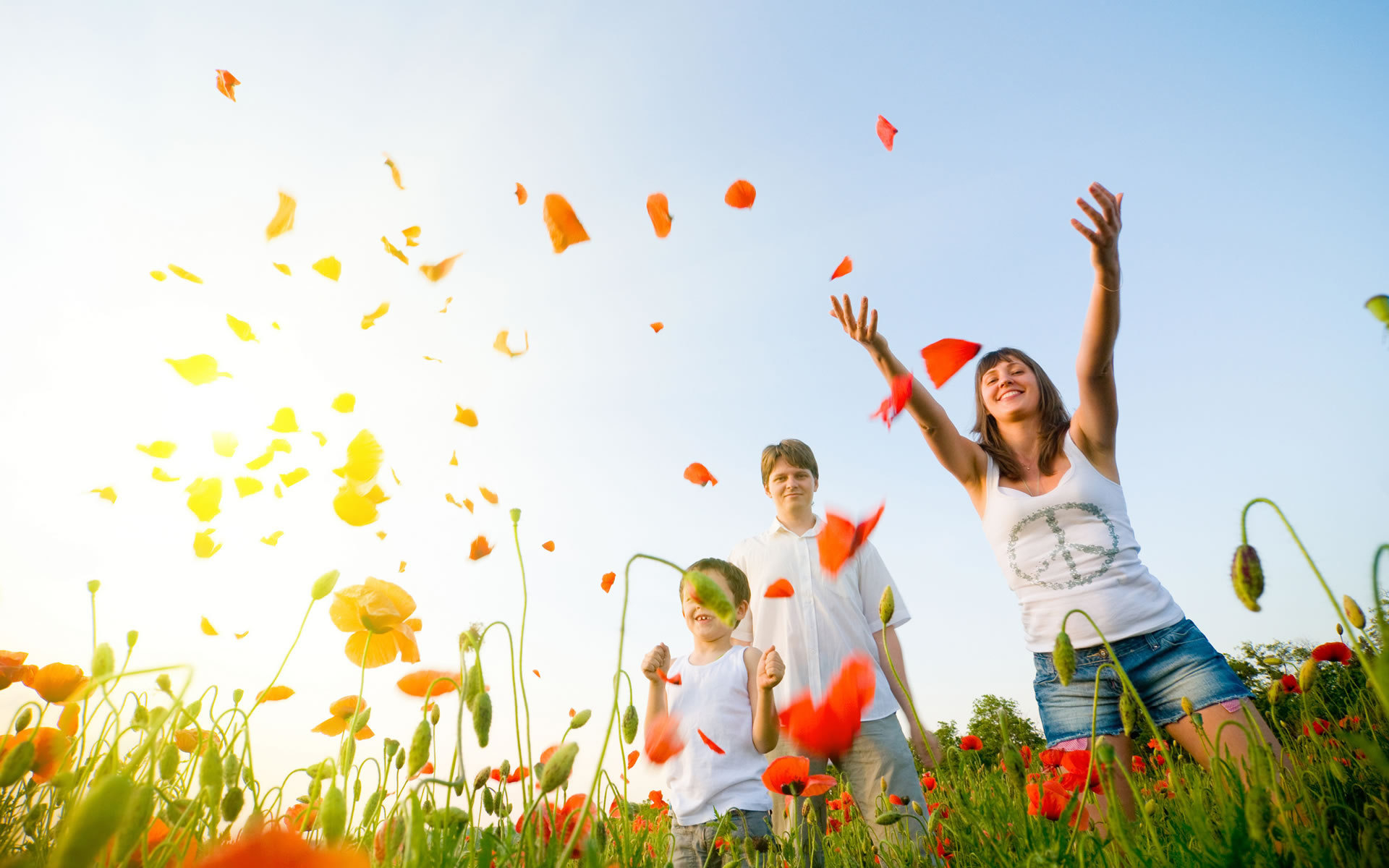 People_Different_people_Family_Happiness_026542_.jpg