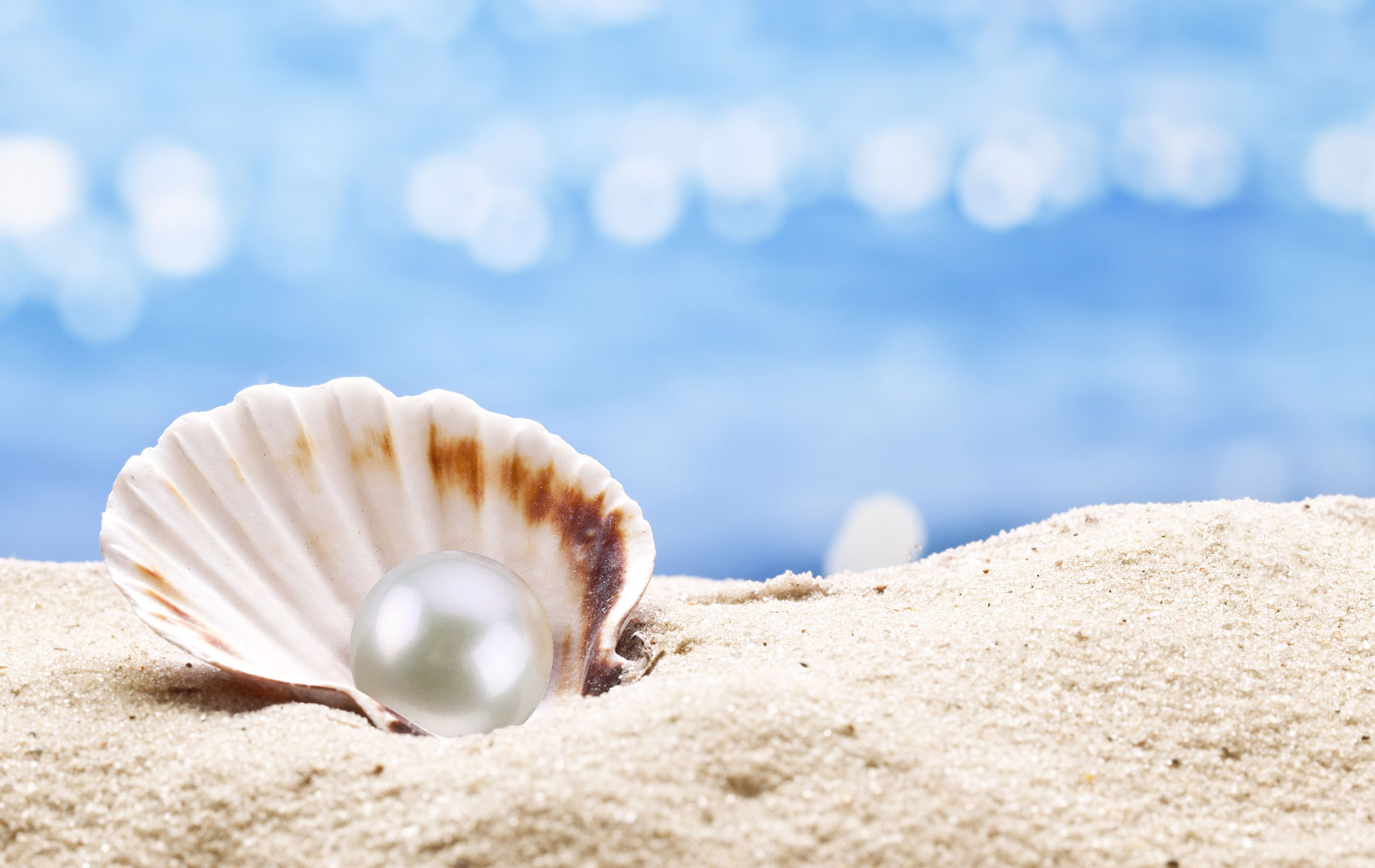 pearl-with-sea