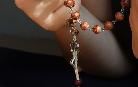 pray