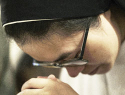 pray