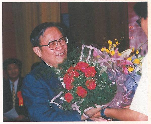 陳禮耕神父01