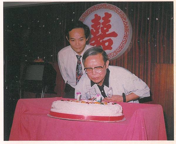 內思老師為校長陳禮耕神父慶生