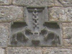 羅耀拉城堡上的家徽