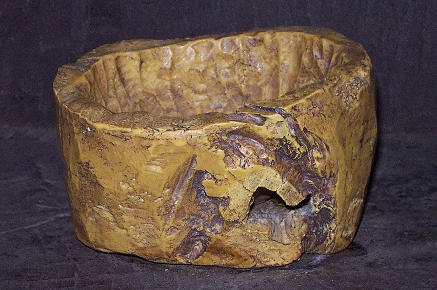 依納爵行乞用的木碗 Ignatius' wooden begging bowl
