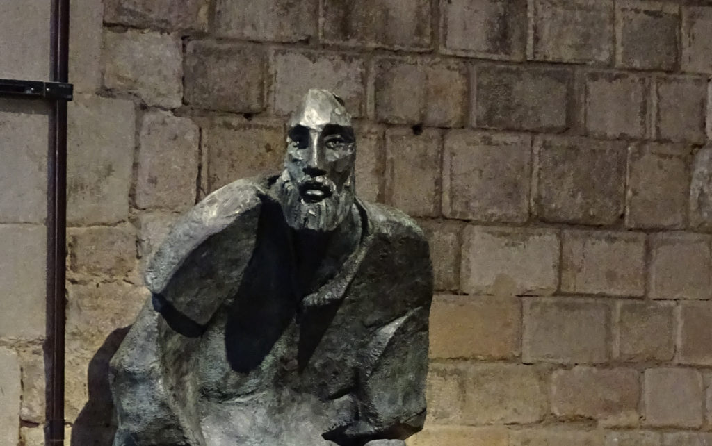 依納爵行乞的雕像 Statue of Ignatius begging for alms