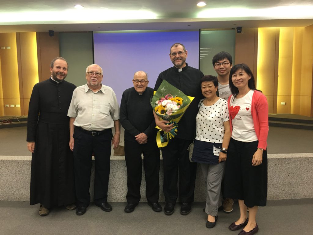 2018年沈拉蒙神父(Fr. Ramon Santacana)晋铎25 周年,赖甘霖神父特地南下台中参礼
