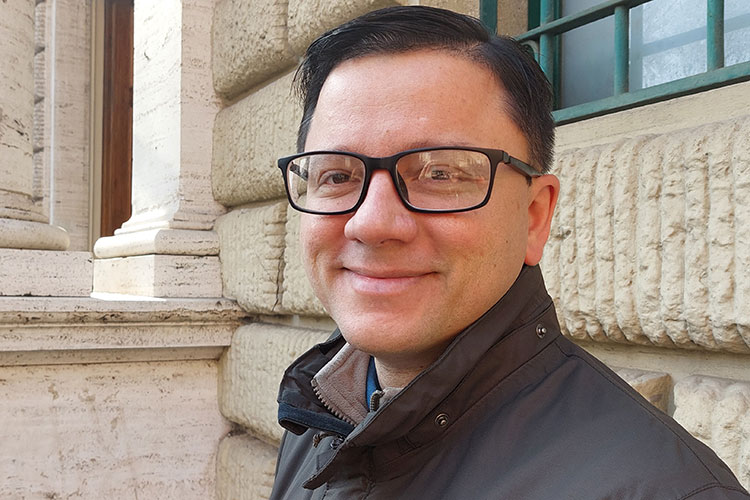 Yovanny Bermúdez 神父