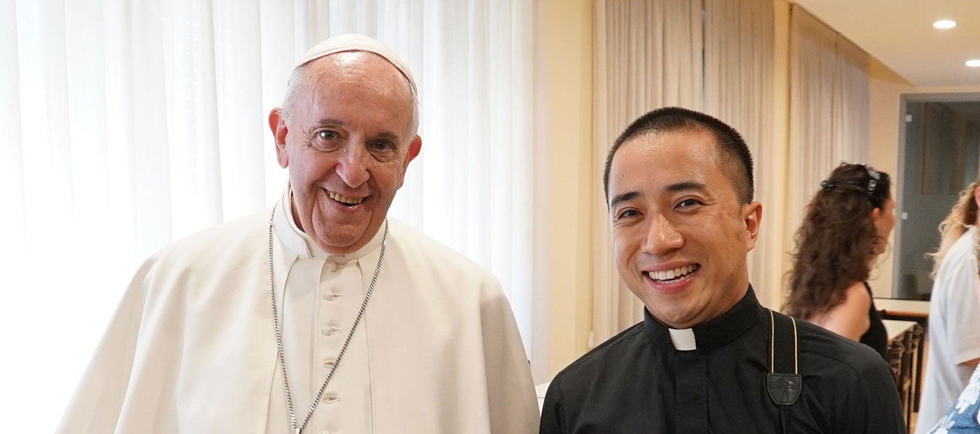2023-03-08_pope-10-ngo_hero