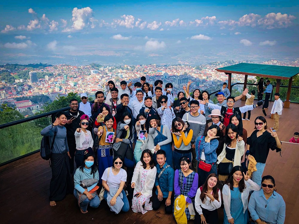 2023-03-29_sj-at-frontiers-02_ph