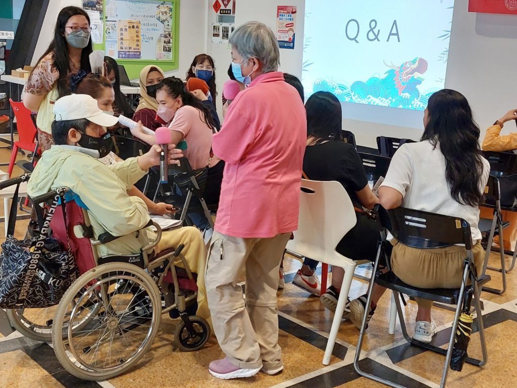 主辦單位安排「聘雇外籍看護的雇主家庭」長照資源使用講座。