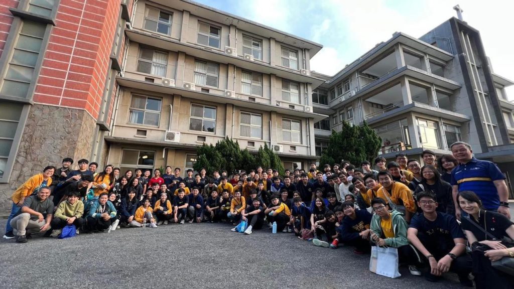 菲律賓光啟學校師生在靜山避靜