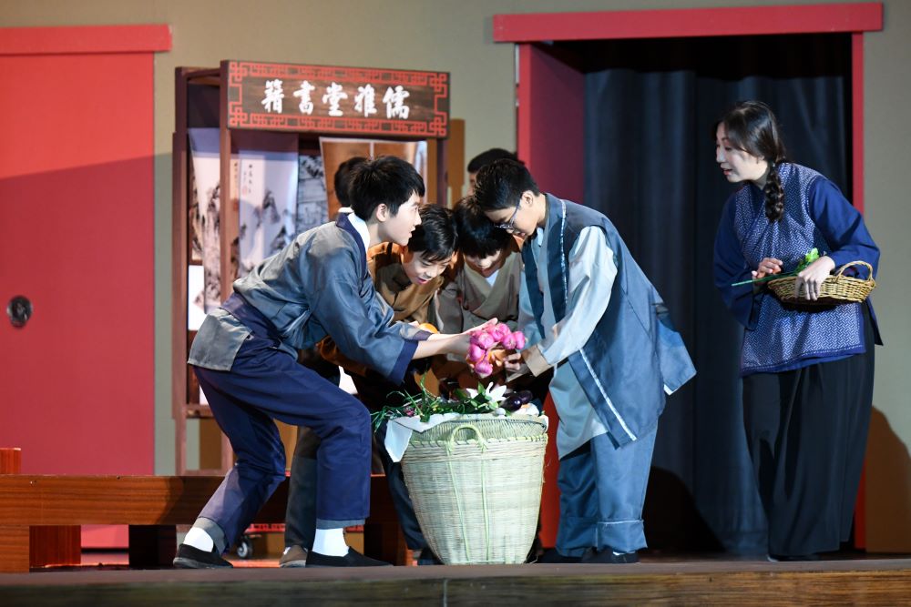 大部分演員為初中同學