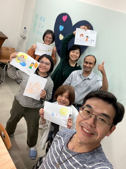 依纳爵灵修中心方进德神父,带领 Magis 中心五位工作人员做十年的回顾