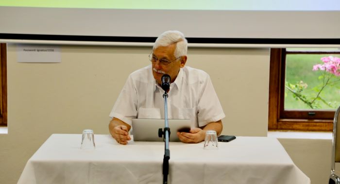 苏萨神父于高级长上会议中发表谈话