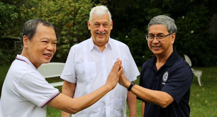 墨雷诺神父 （Fr Tony Moreno SJ） 和威莱神父 （Fr Primitivo “Jun” E Viray Jr SJ） 