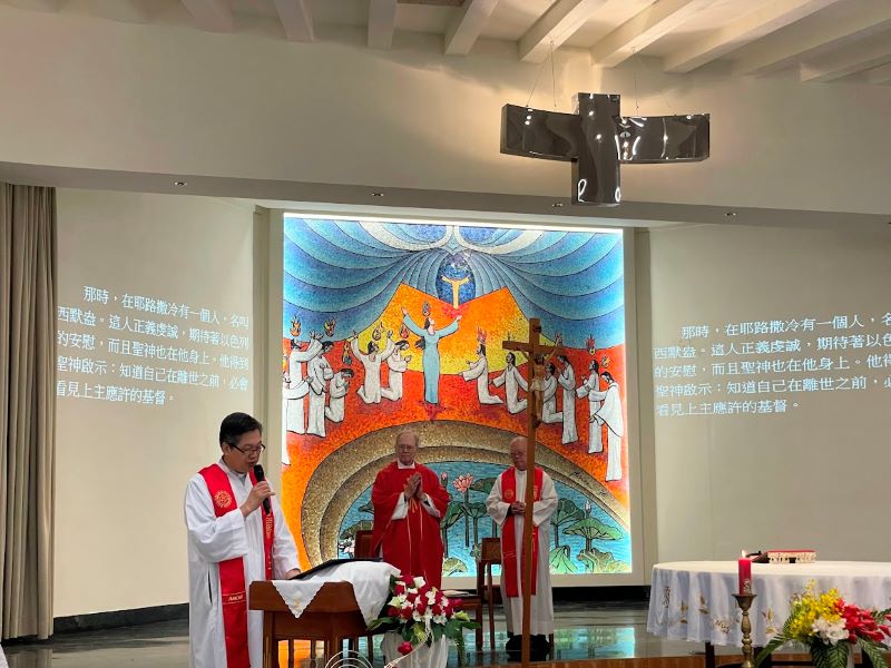 洪万六神父证道时说,潘神父如同西默盎,是个正义虔诚的人