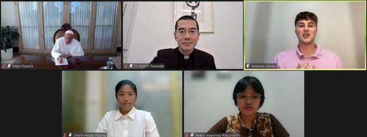 下排左边,为文藻外语大学的黄婕晅同学
