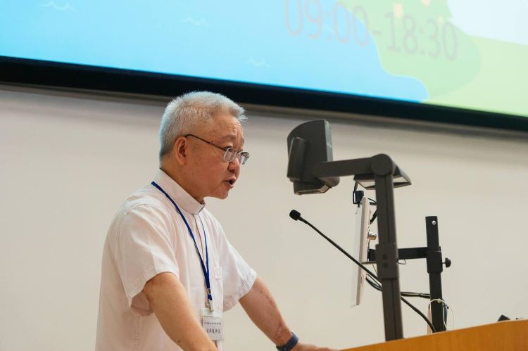 耶稣会中华省省会长暨北京中国学中心董事长董泽龙神父致词