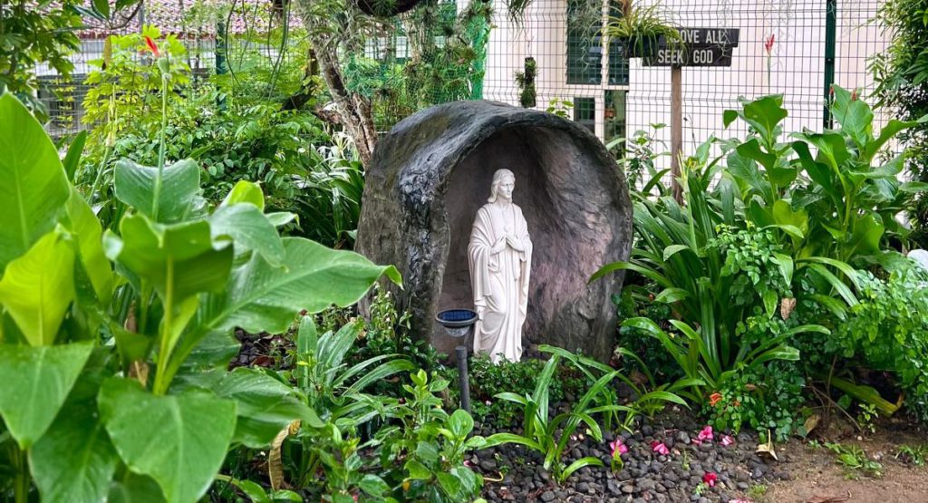 圣心祈祷花园 (Sacred Heart Prayer Garden)