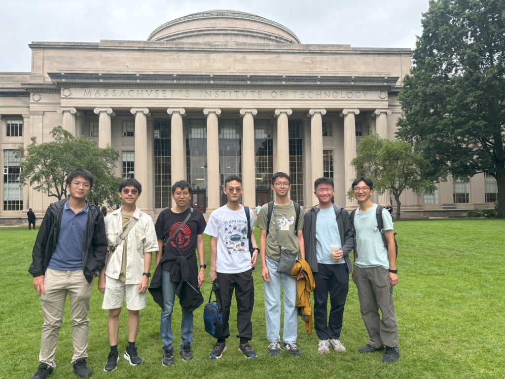 參觀美國著名的長春藤大學之一：麻省理工大學