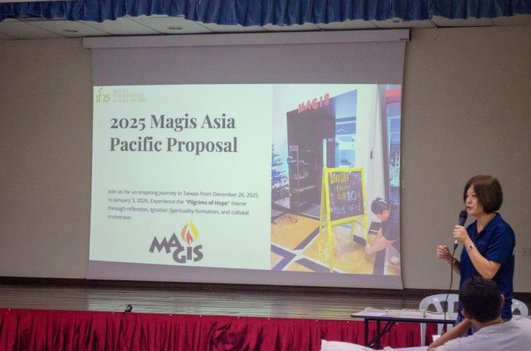 中华省 Magis 青年中心主任王世芊报告,即将在台湾举办的2025年耶稣会亚太区Magis青年使徒工作会议的计画