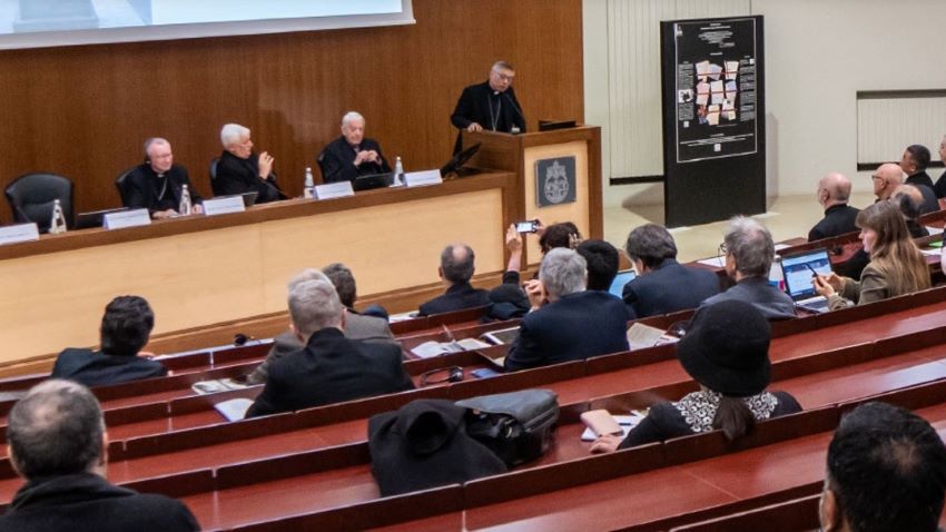 周守仁樞機發表演講