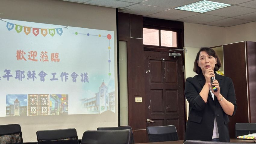 内思高工甘露校长致词
