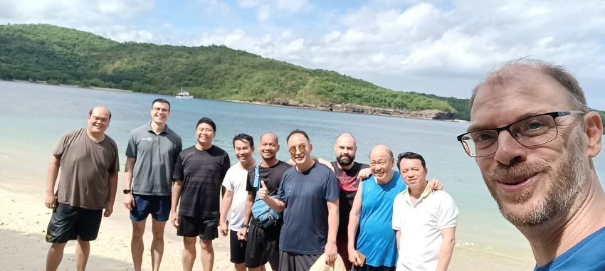 在八打雁海边度假