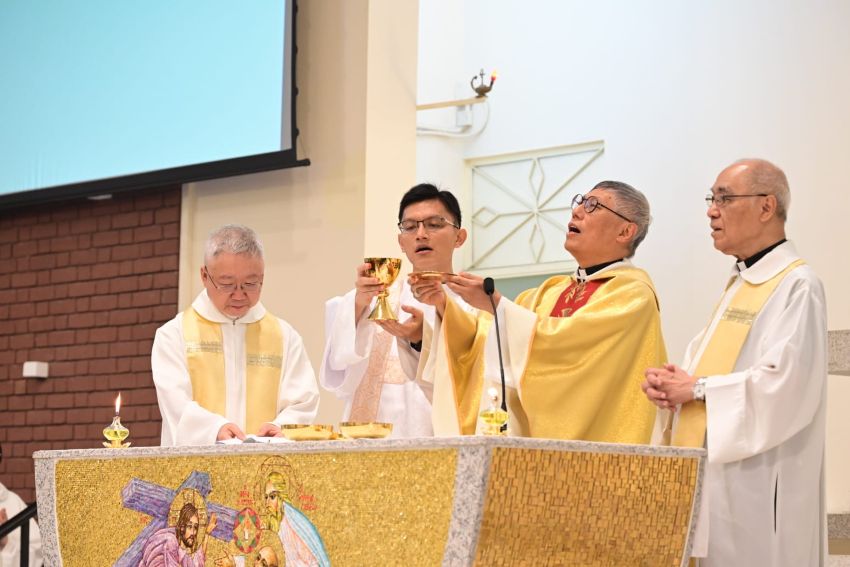 耶稣会新执事阮廷明治 带着笑容做耶稣的同伴