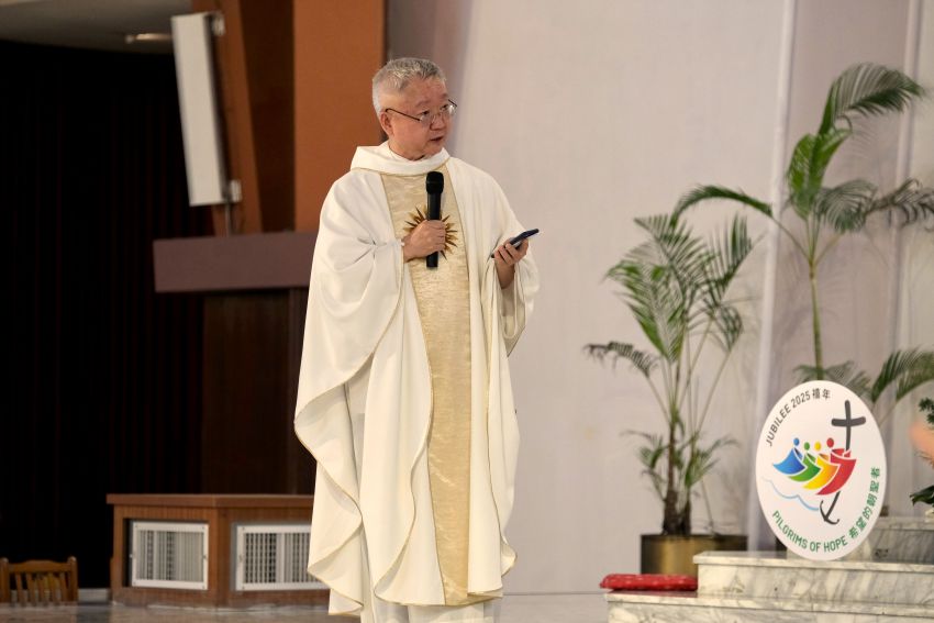 省会长董泽龙神父致词