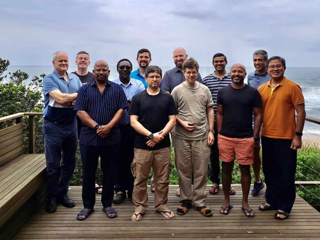 林文森神父(前排右)與第三年的導師和弟兄