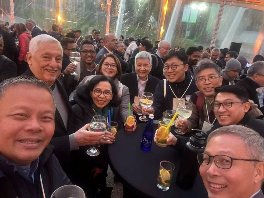 亚太地区代表合影