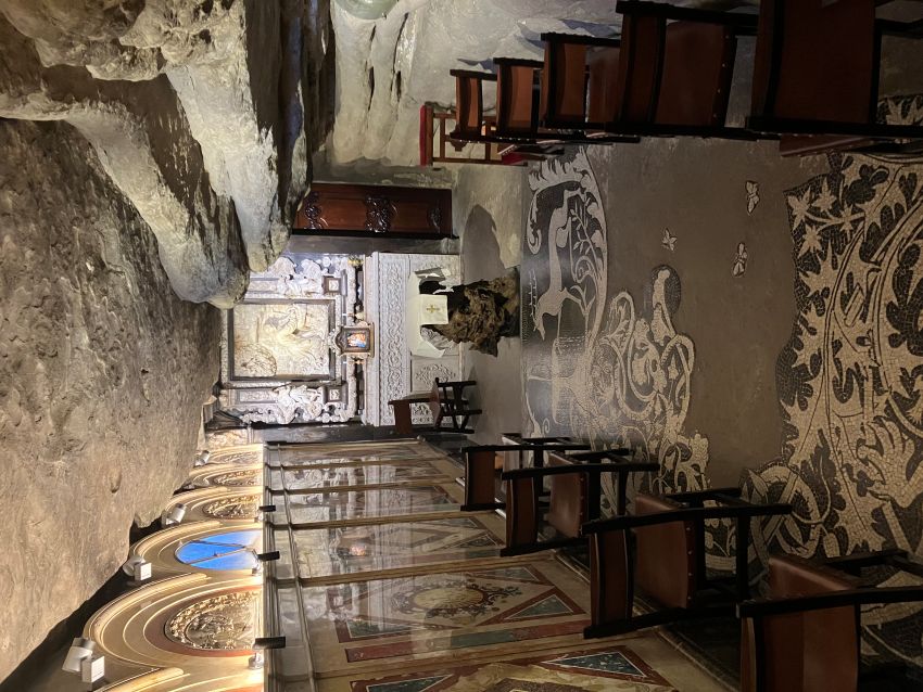 聖依納爵曾經禁食、祈禱、寫下神操的洞穴