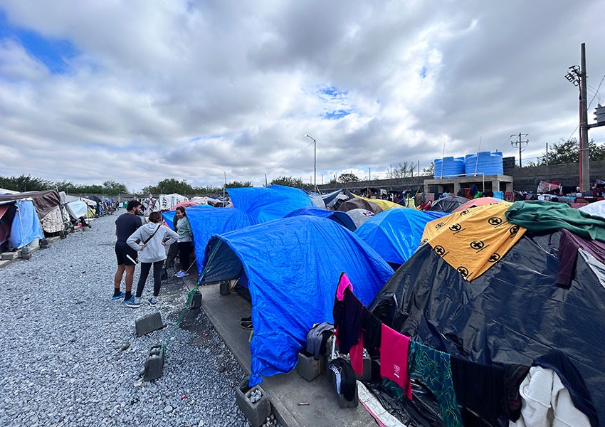 2025-08-06_annuario25-028_tents