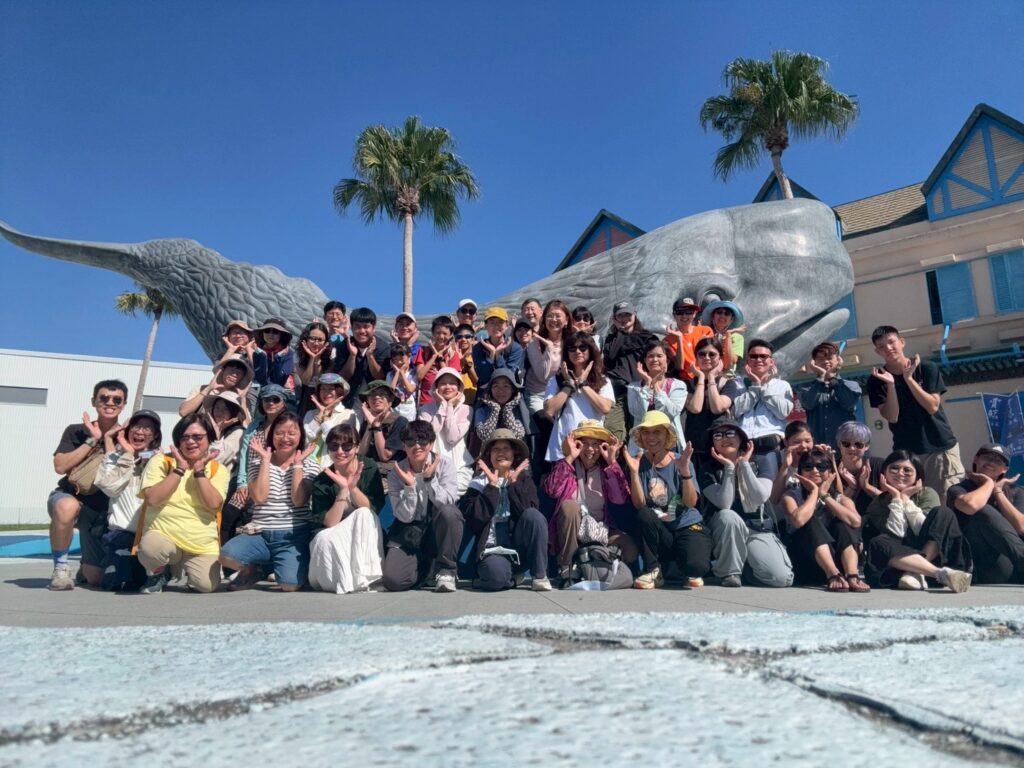 賞鯨豚以前開心拍大合照