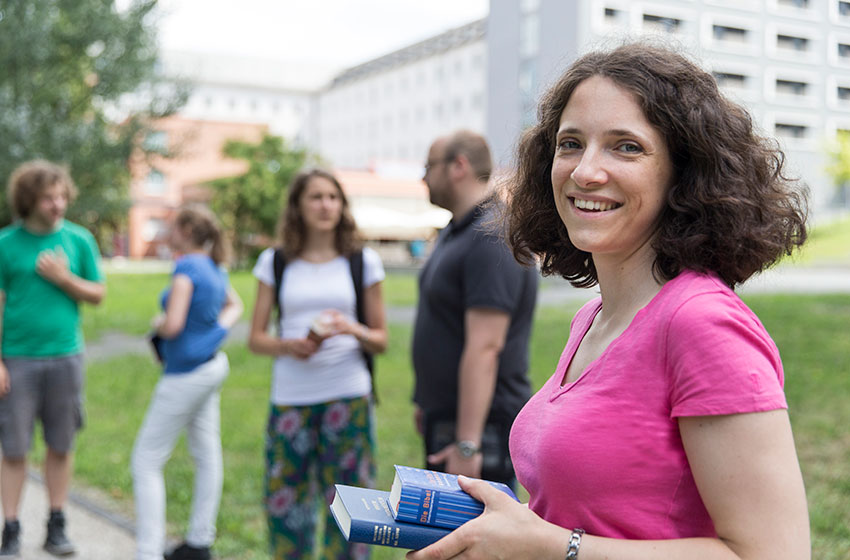 耶稣会中欧百年学府，培育承担责任的青年
