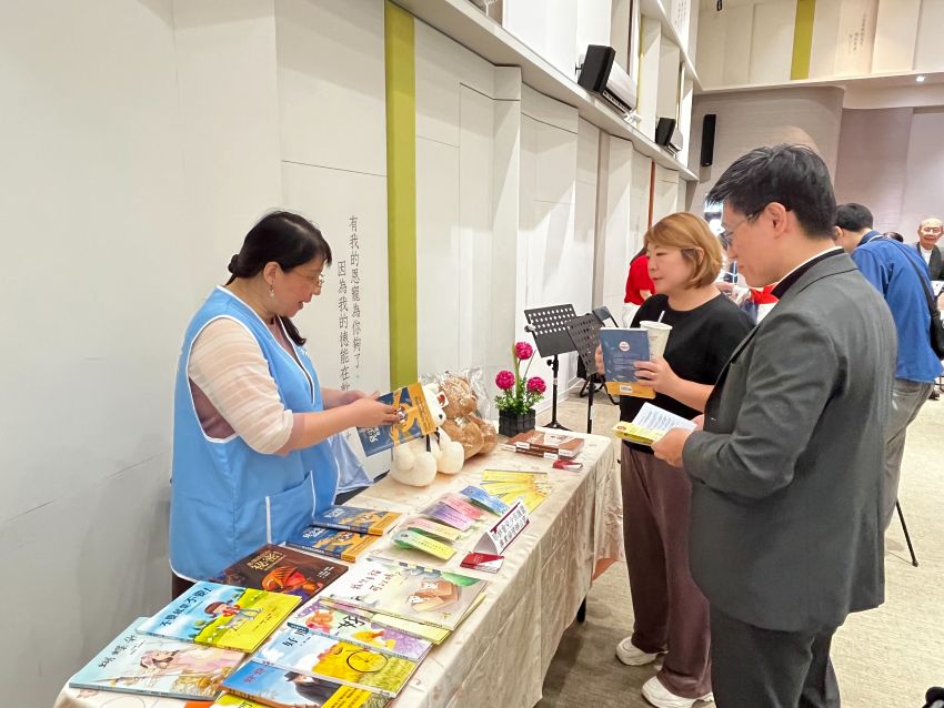 兒少保護辦公室攤位