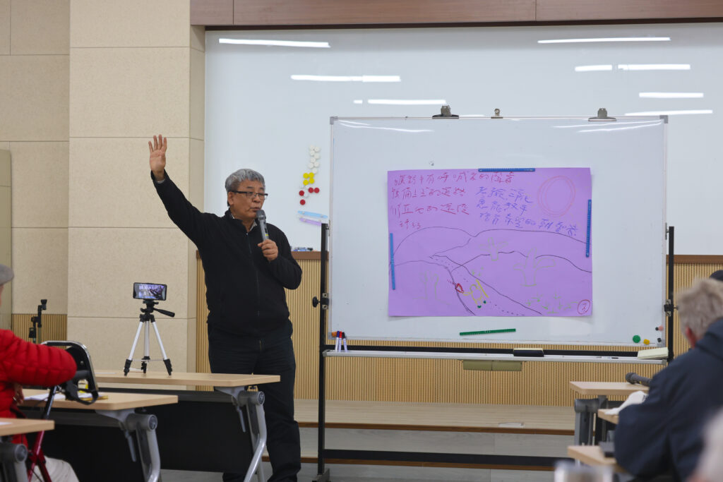 吳伯仁神父做小組報告