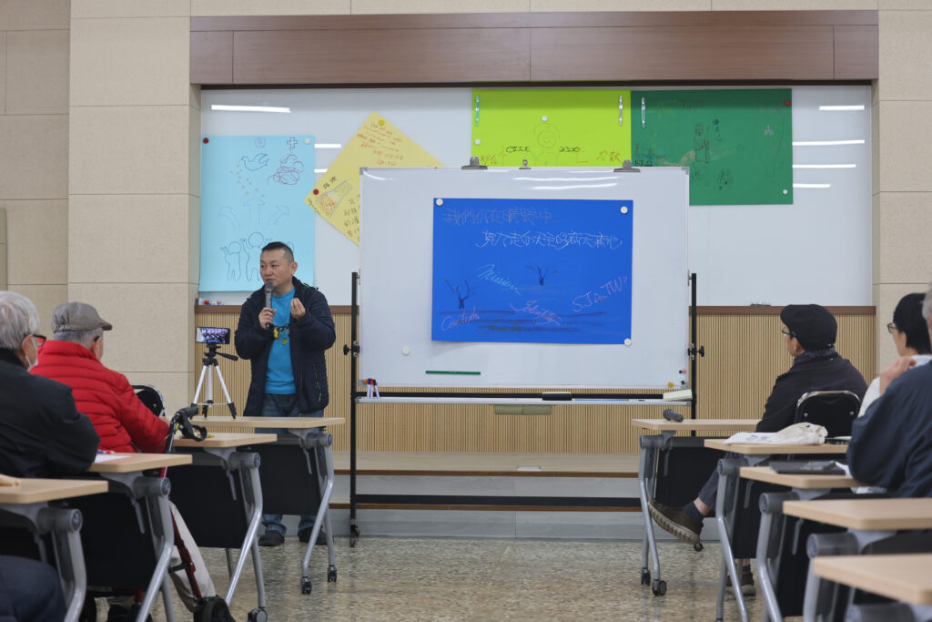 杜嘉豪修士做小組報告