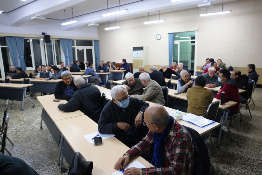 會士們兩兩分享近期喜樂及挑戰的經驗